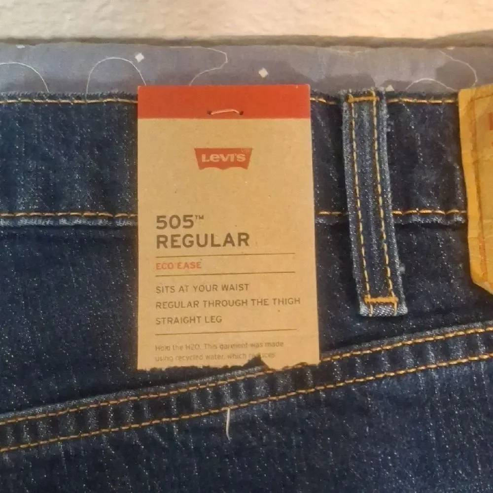 Levi's 505 Men's Dark Blue Straight Leg Jeans size 44 x 29 NWT